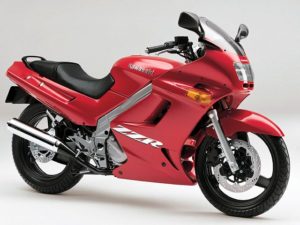 我が青春の「カワサキ　ＺＺＲ」